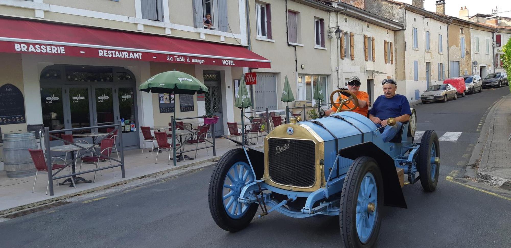 Logis Hotel Du Champ De Foire Saint-Aulaye-Puymangou Exteriér fotografie